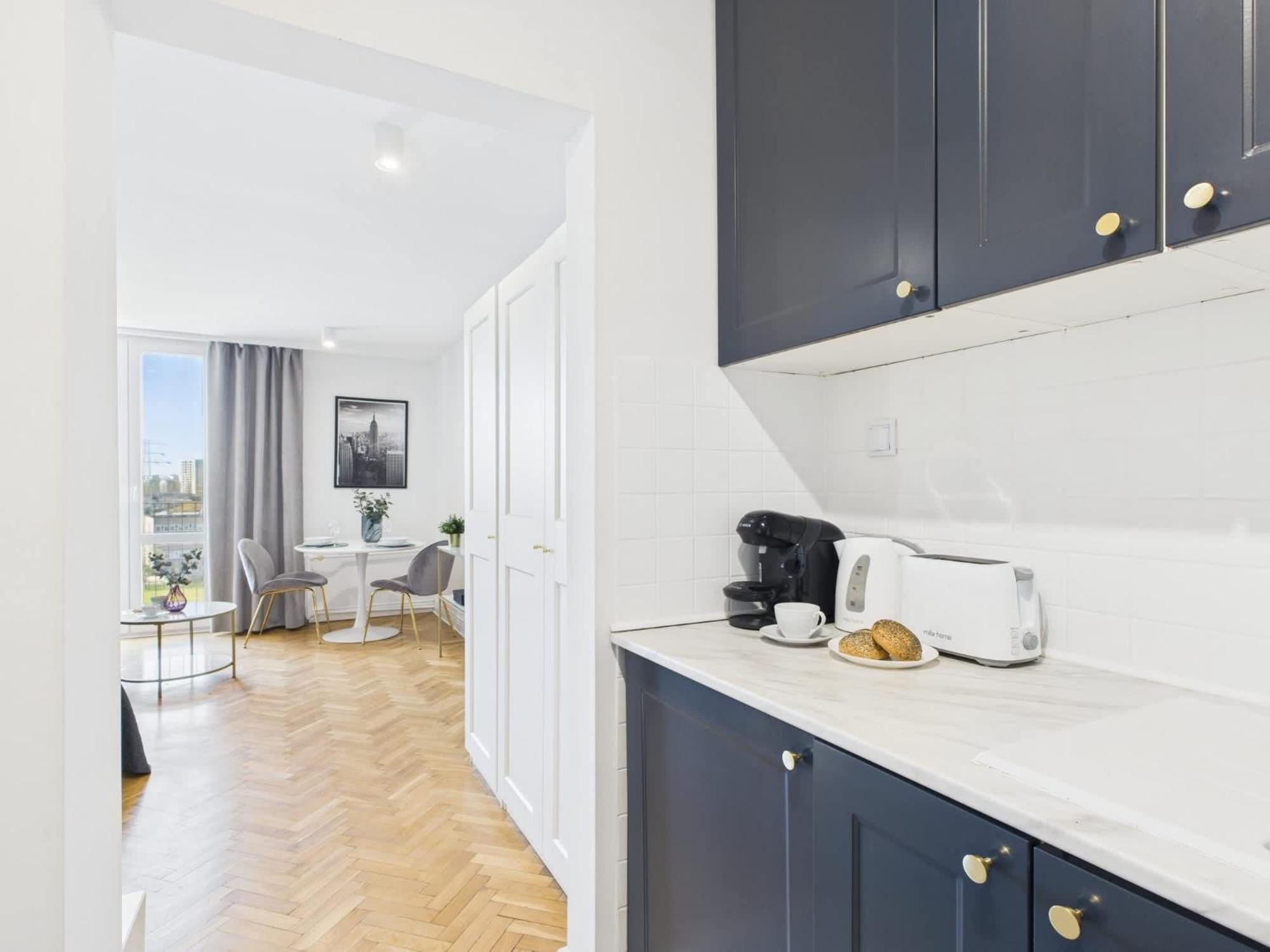 Stylish And Bright Pet-friendly By Renters Warszawa